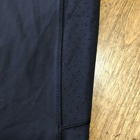 Lululemon tights 4 - Picture 6 of 8